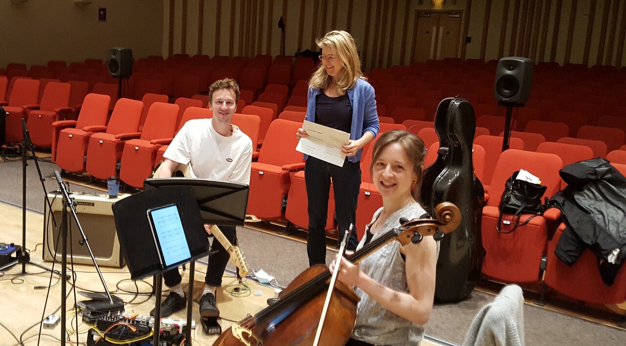 Distractfold Beckles Willson small